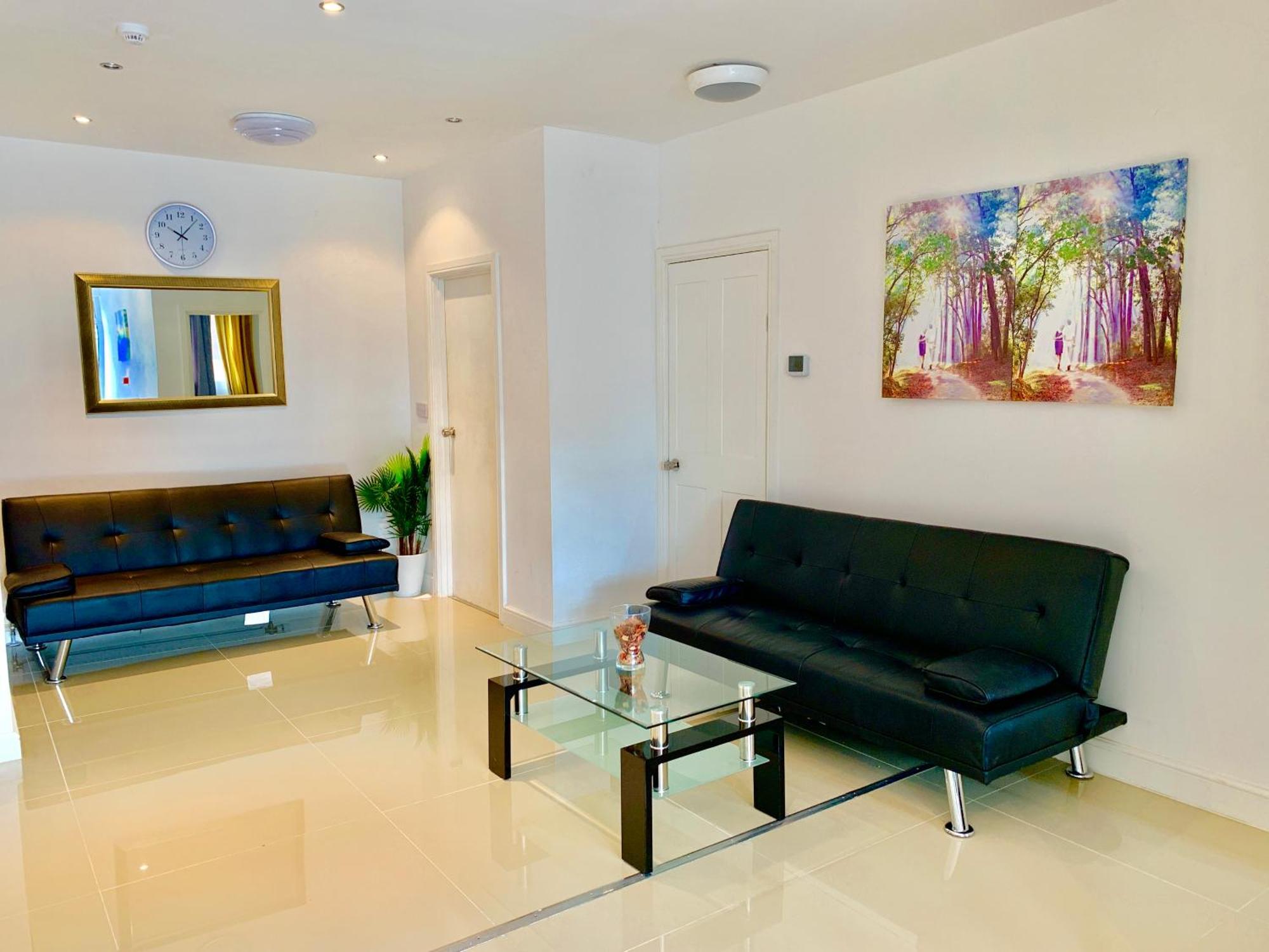 London Studio Apartments, Private Bathrooms And Parking Илфорд Экстерьер фото