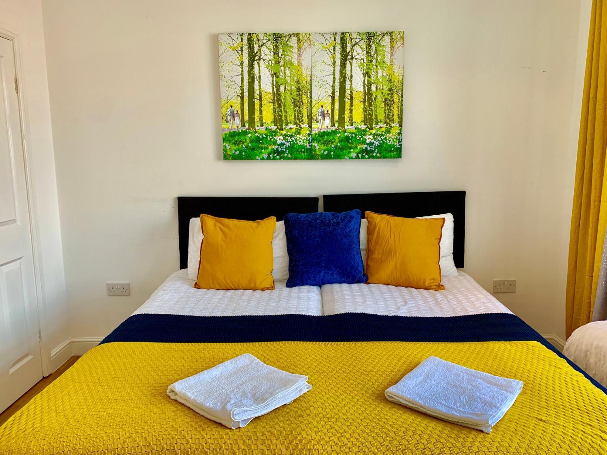 London Studio Apartments, Private Bathrooms And Parking Илфорд Экстерьер фото