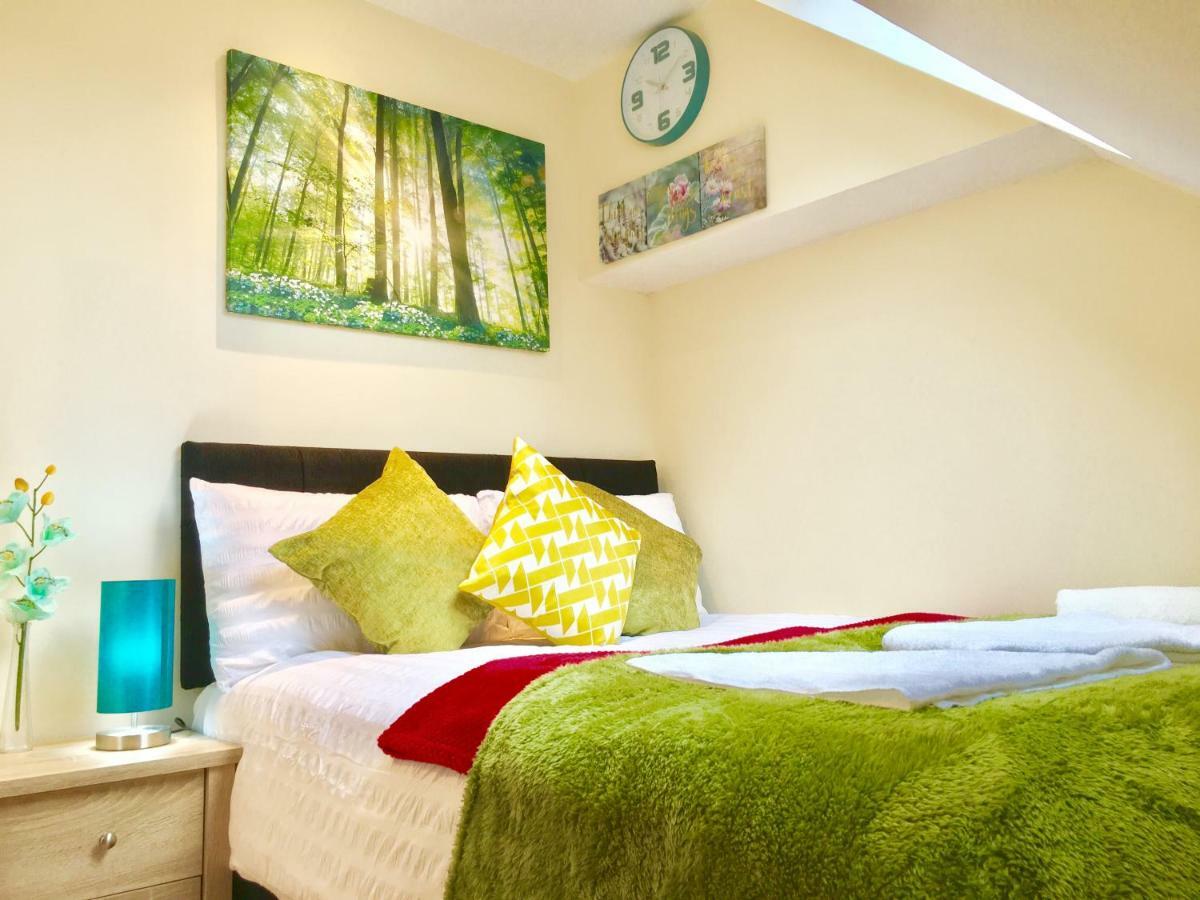 London Studio Apartments, Private Bathrooms And Parking Илфорд Экстерьер фото