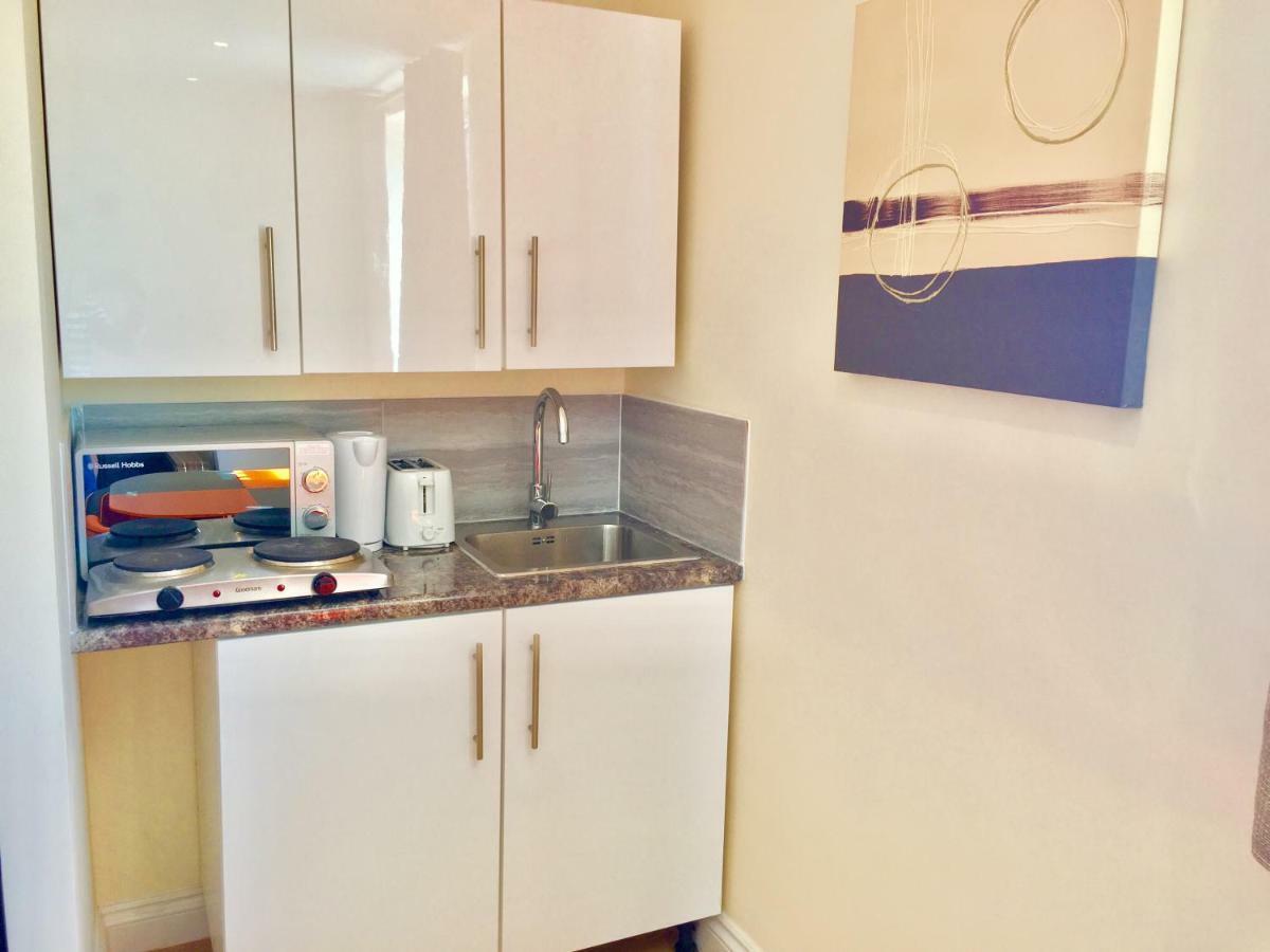London Studio Apartments, Private Bathrooms And Parking Илфорд Экстерьер фото