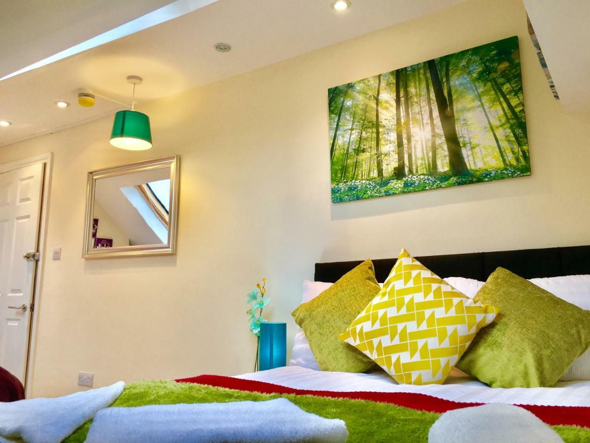 London Studio Apartments, Private Bathrooms And Parking Илфорд Экстерьер фото
