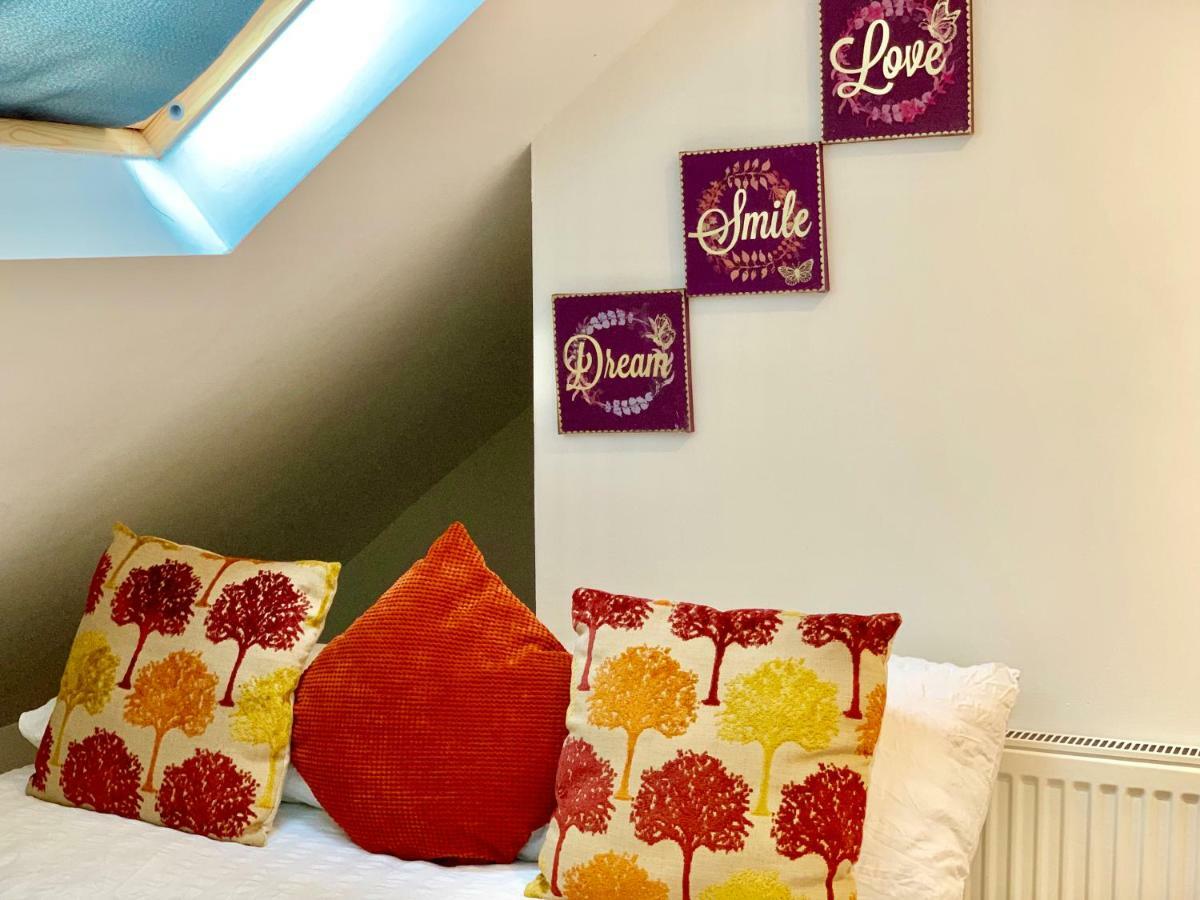 London Studio Apartments, Private Bathrooms And Parking Илфорд Экстерьер фото