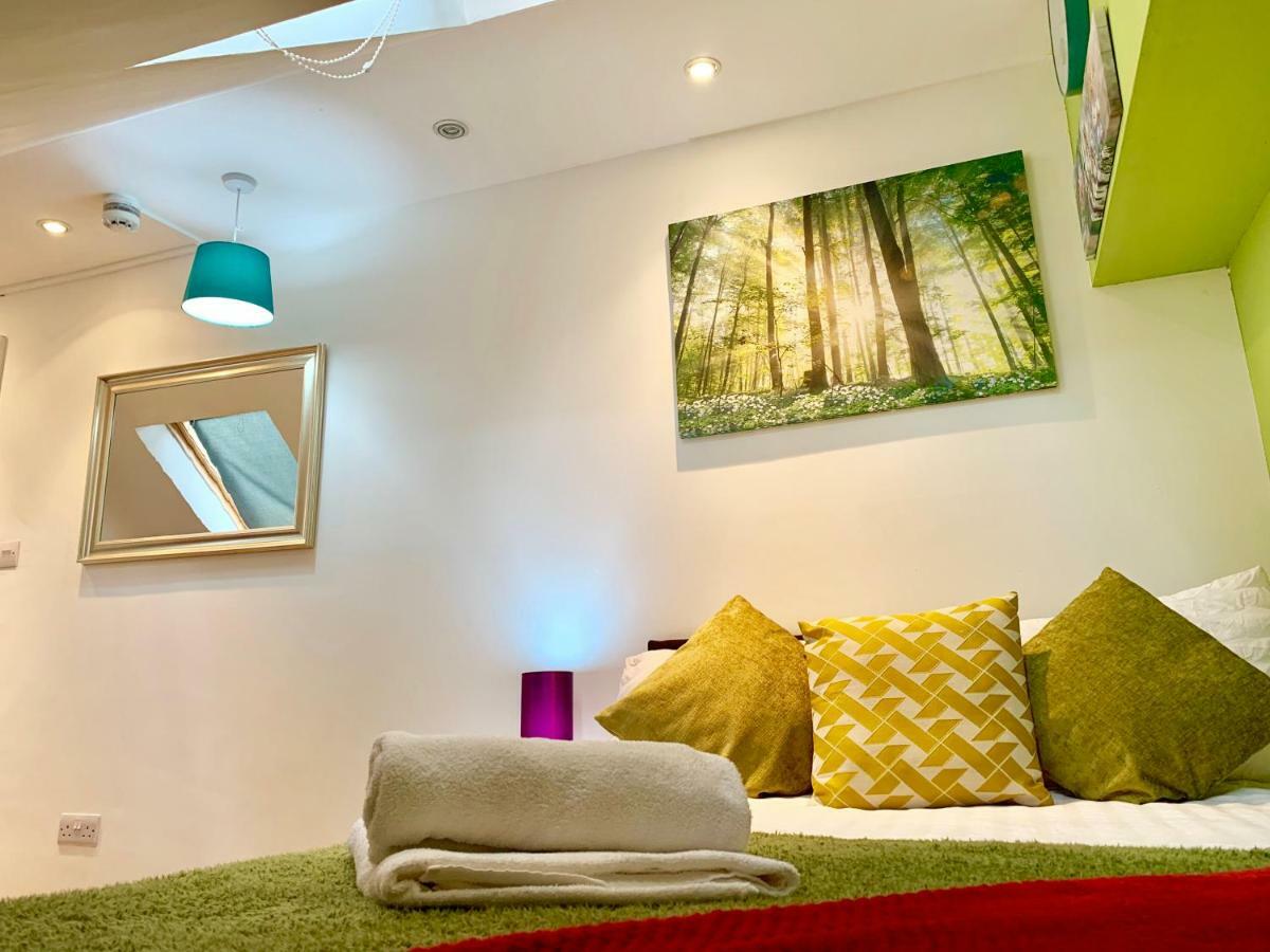 London Studio Apartments, Private Bathrooms And Parking Илфорд Экстерьер фото