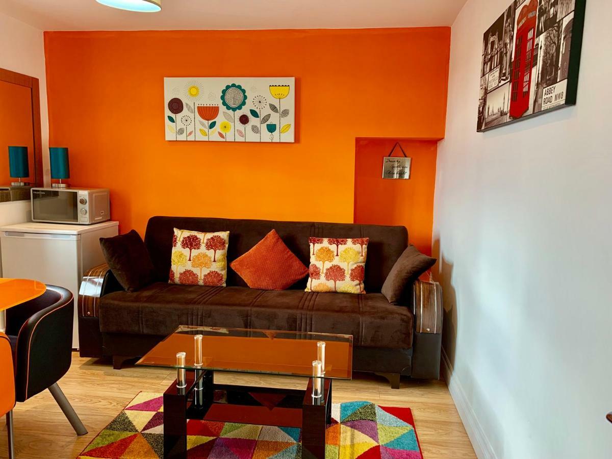 London Studio Apartments, Private Bathrooms And Parking Илфорд Экстерьер фото