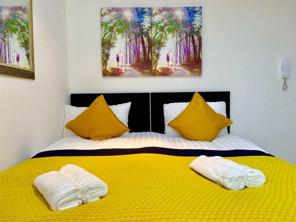 London Studio Apartments, Private Bathrooms And Parking Илфорд Экстерьер фото