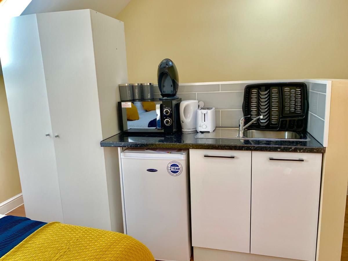 London Studio Apartments, Private Bathrooms And Parking Илфорд Экстерьер фото
