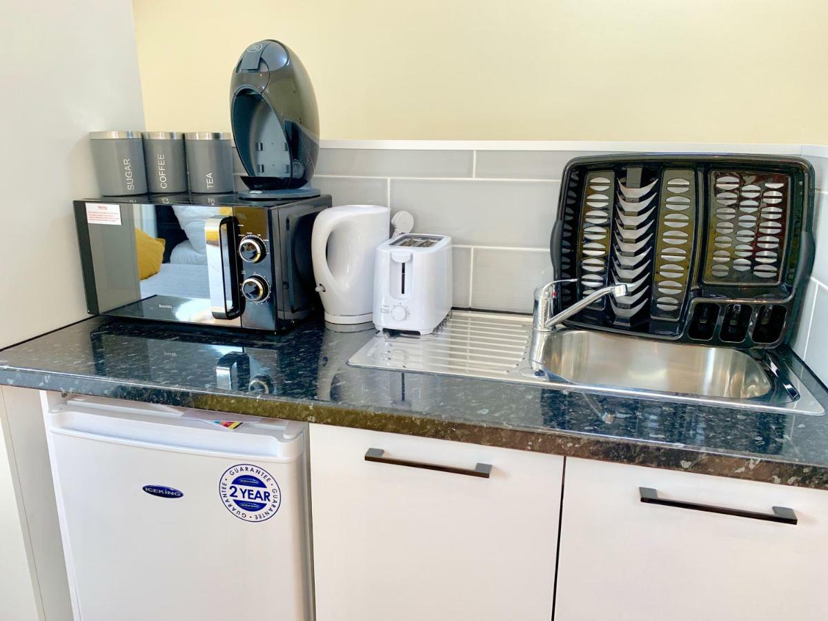 London Studio Apartments, Private Bathrooms And Parking Илфорд Экстерьер фото